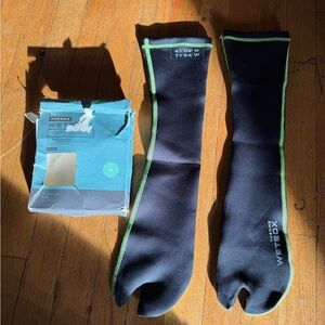 Wetsox Black Wet Socks for surf and dive size medium never been worn